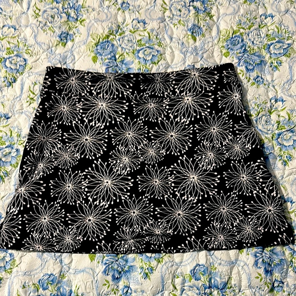 Black and White Floral Women's skort